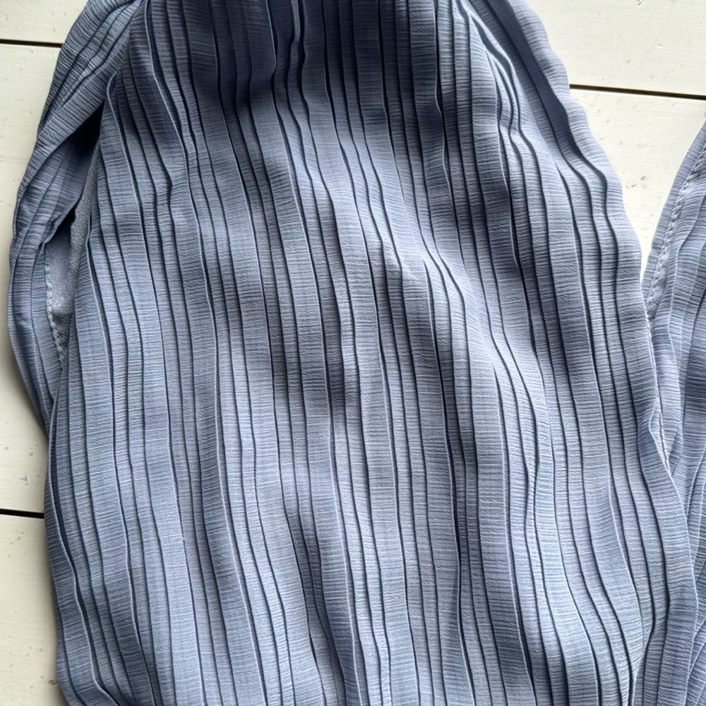 Forever 21 Blue Top - Picture 2 of 7